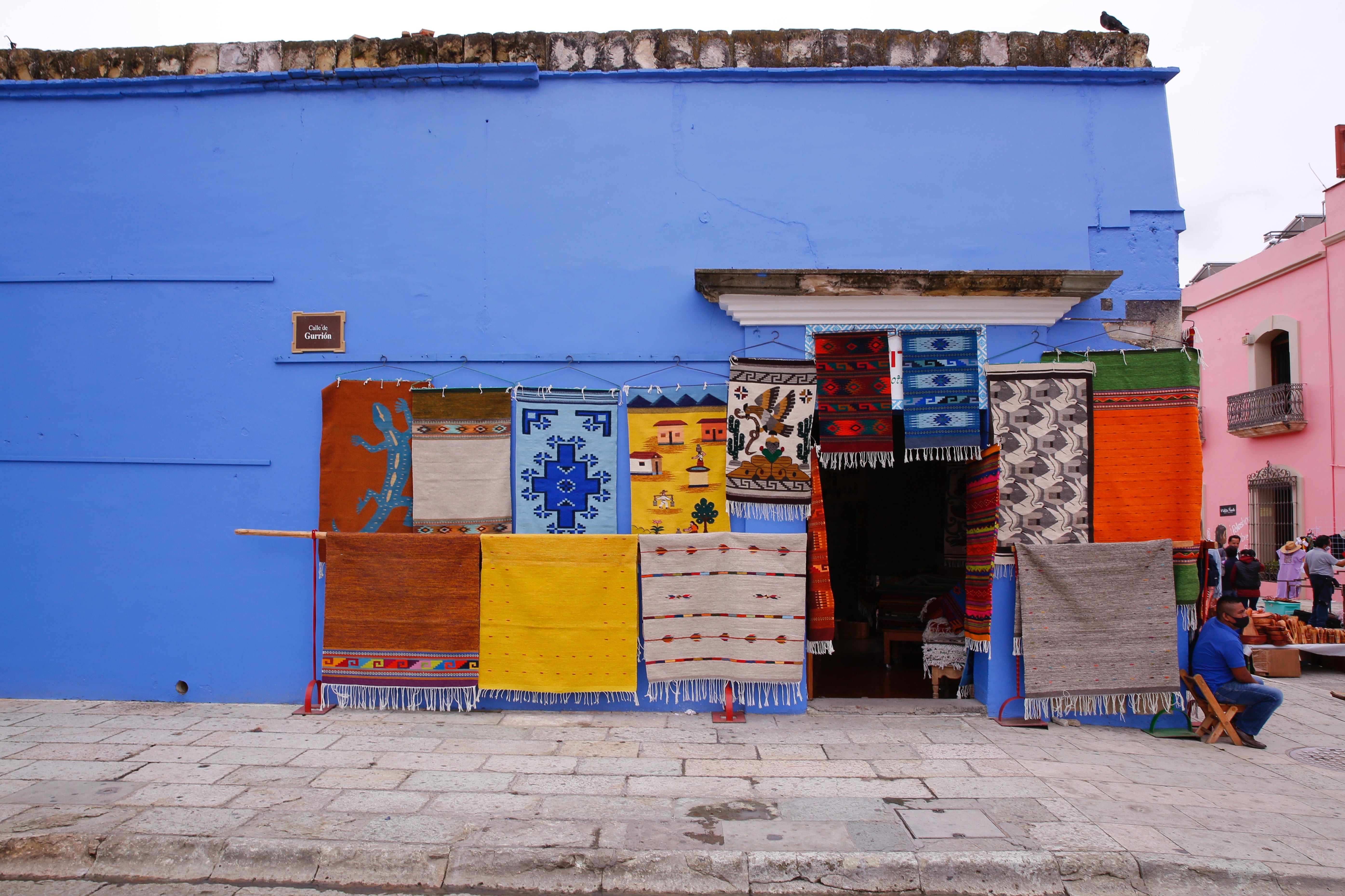 LA TIENDA AZUL